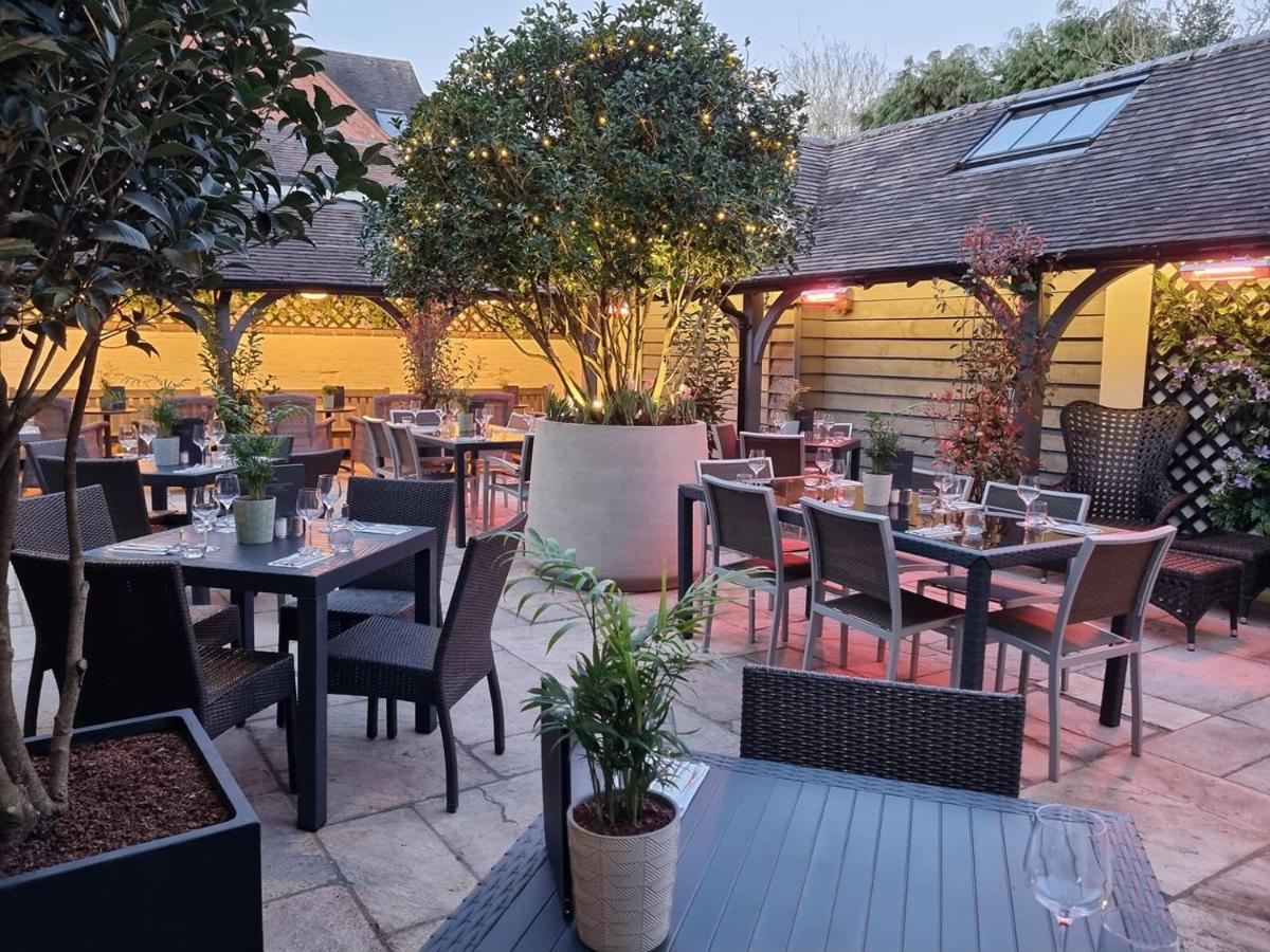 The Lion Hotel Brewood المظهر الخارجي الصورة