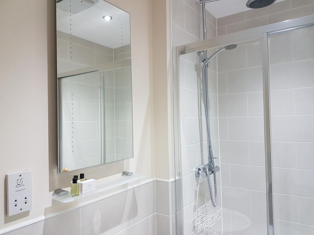 The Lion Hotel Brewood المظهر الخارجي الصورة