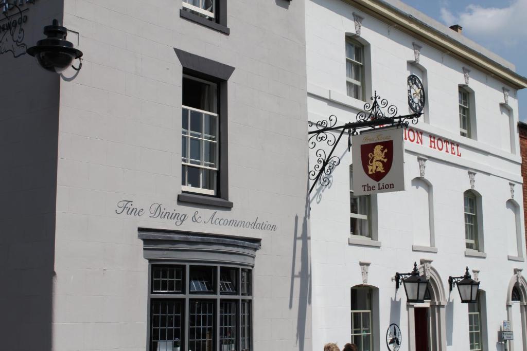 The Lion Hotel Brewood المظهر الخارجي الصورة