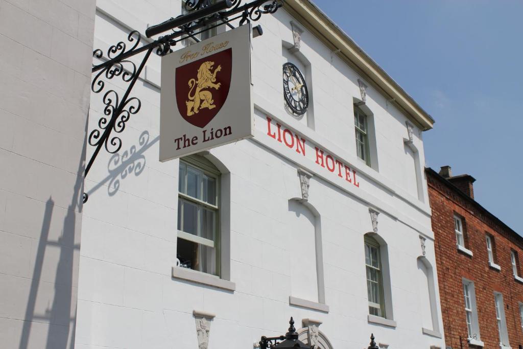 The Lion Hotel Brewood المظهر الخارجي الصورة
